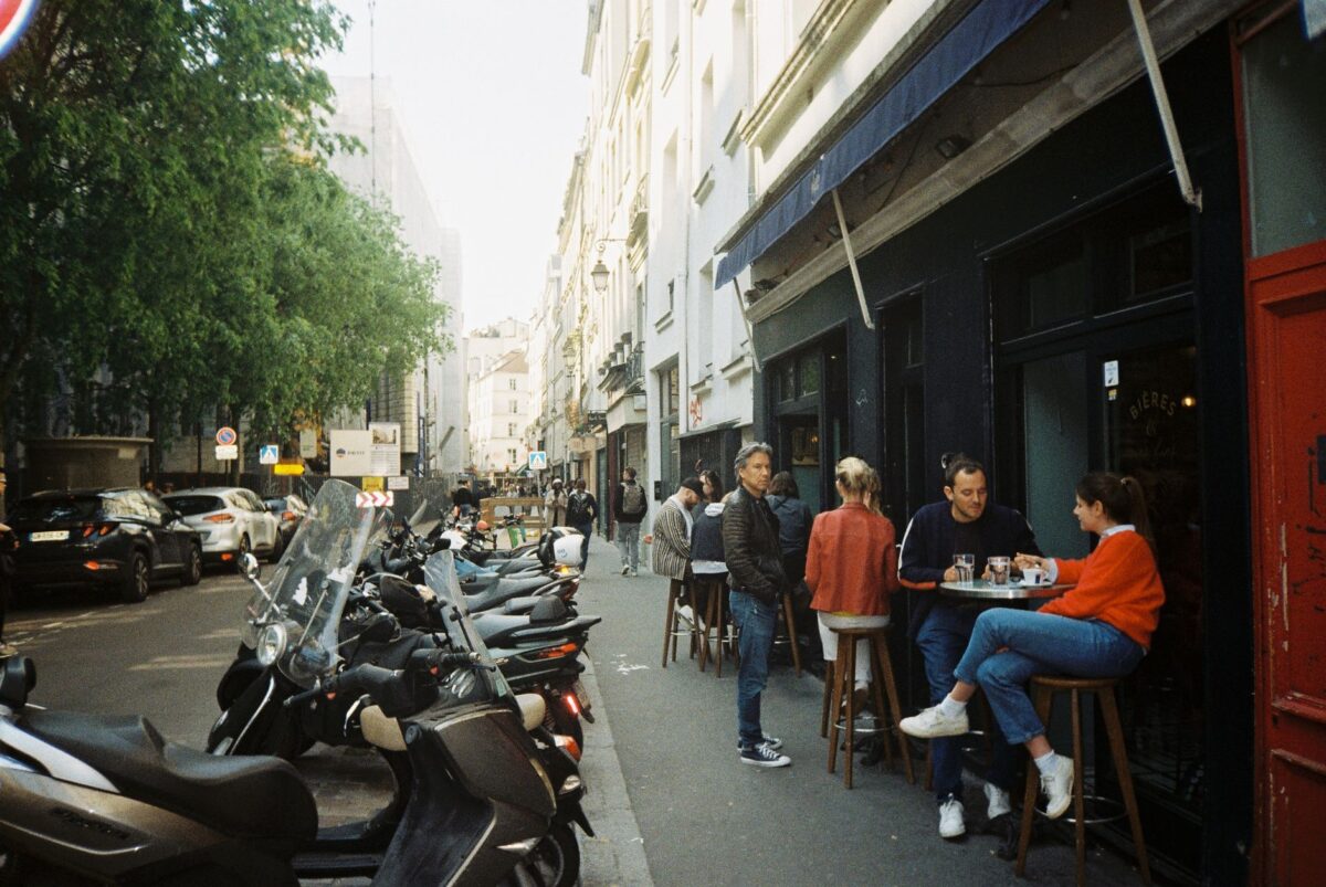 sortir jouer plutôt marche café jeux